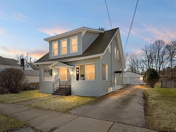 3rd image of 305 Graham St