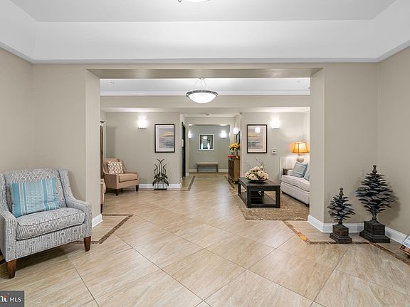 3rd image of 625 Quarry View Ct #104