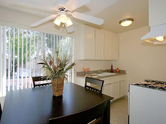 5th image of 11123 Aqua Vista St APT 231