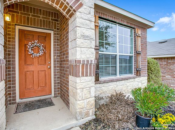 3rd image of 3434 Mentone Way