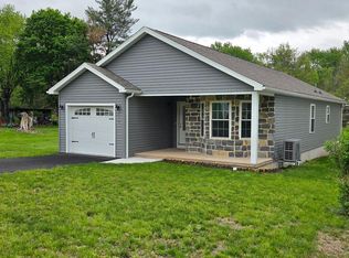 402 8th Ave, Burnham, PA 17009