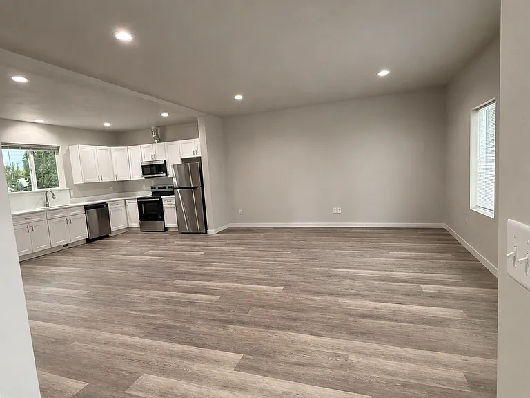317 N 41st Ave #2 — Photo 3