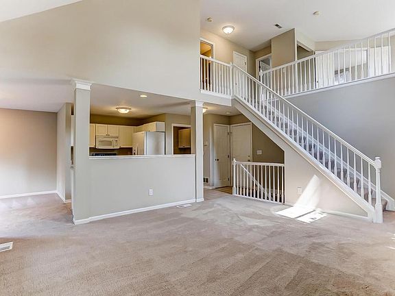 5th image of 387 Sycamore Woods Ln