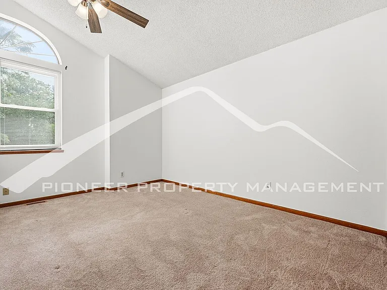 9753 Independence St — Photo 14