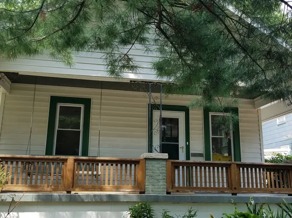 2524 W 47th Ter, Westwood, KS 66205