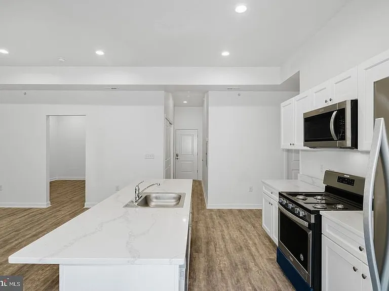 980 N Marshall St #4 — Photo 5