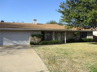 313 Alamosa Dr, Hewitt, TX 76643