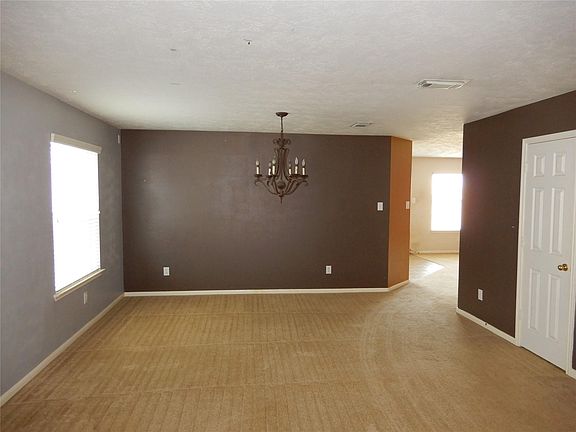 4th image of 9027 S Ferndale Place Dr