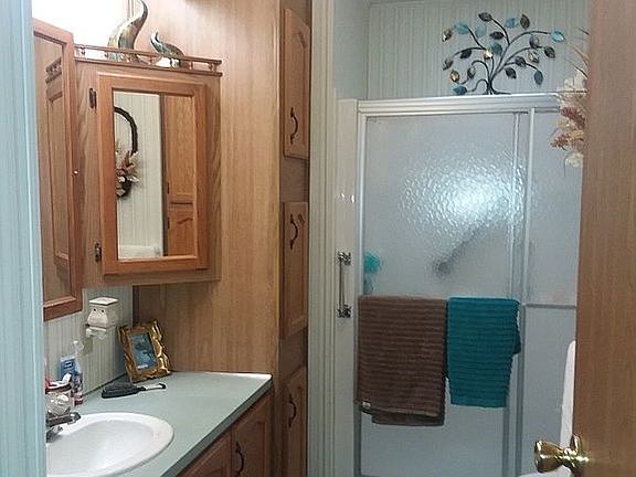4th image of 102 Aspen Dr