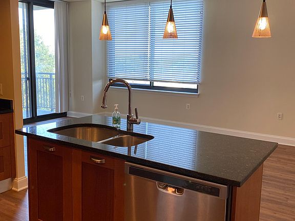 4th image of 2451 Midtown Ave #6
