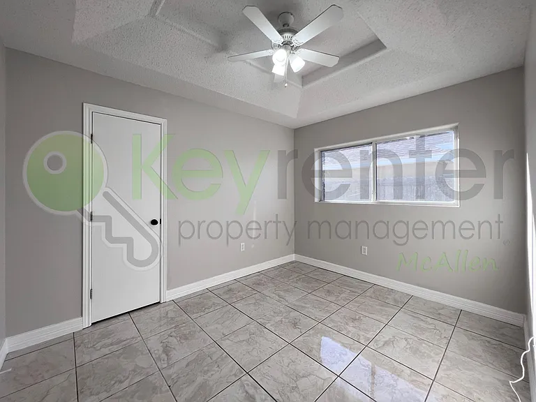 1204 E Rio Vista Ave — Photo 4