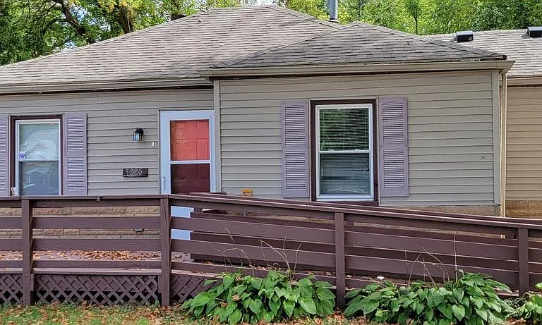 3225 Crooks Rd — Photo 2