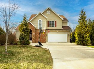 3998 W Kimberly Ave, Greenfield, WI 53221