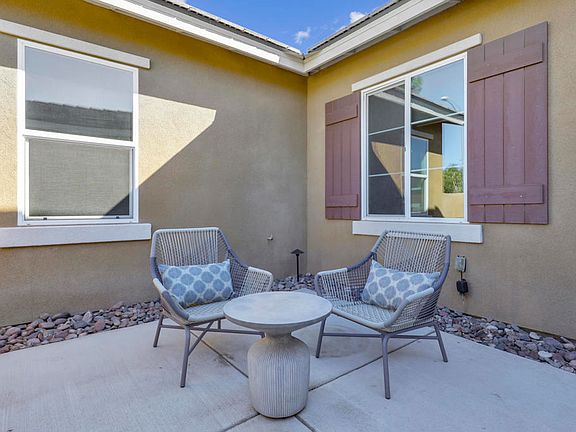 4th image of 43402 Hazelton Ln