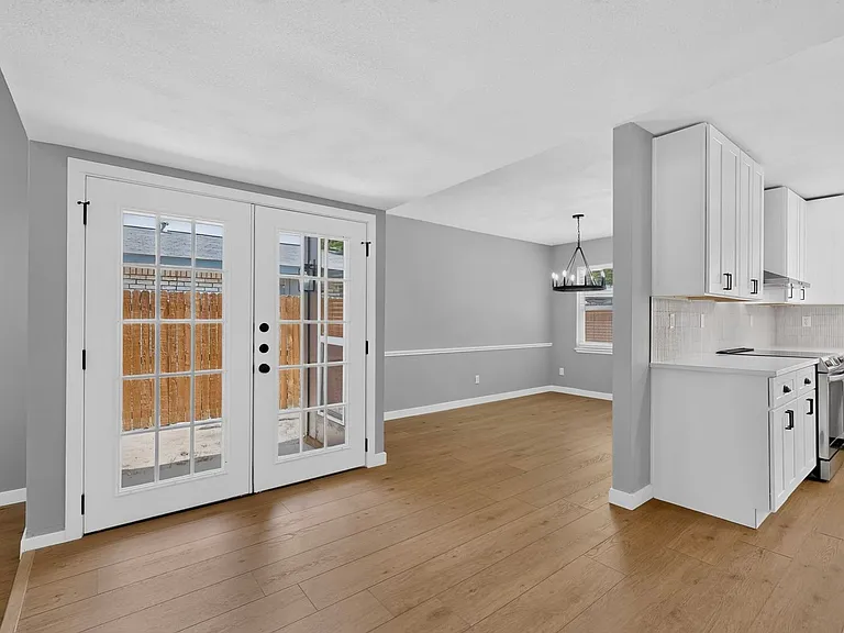243 Woodhurst Dr — Photo 17