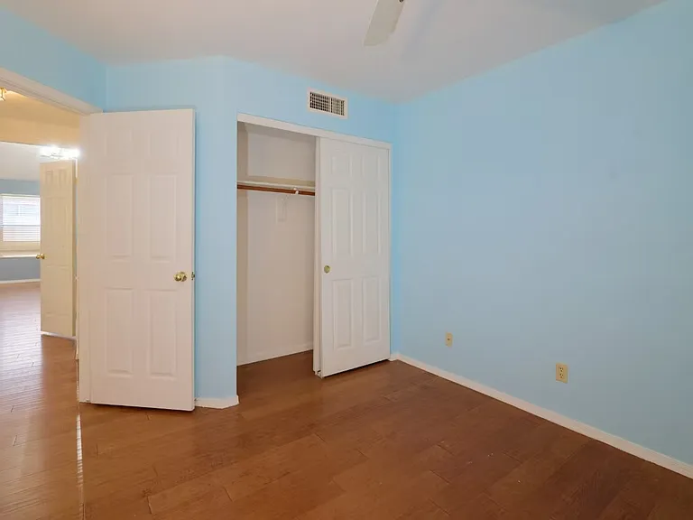 1317 N Palmsprings Dr — Photo 20