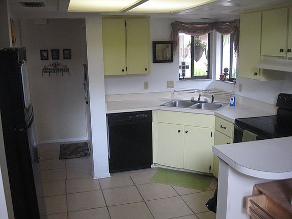 Kitchen is newly painted