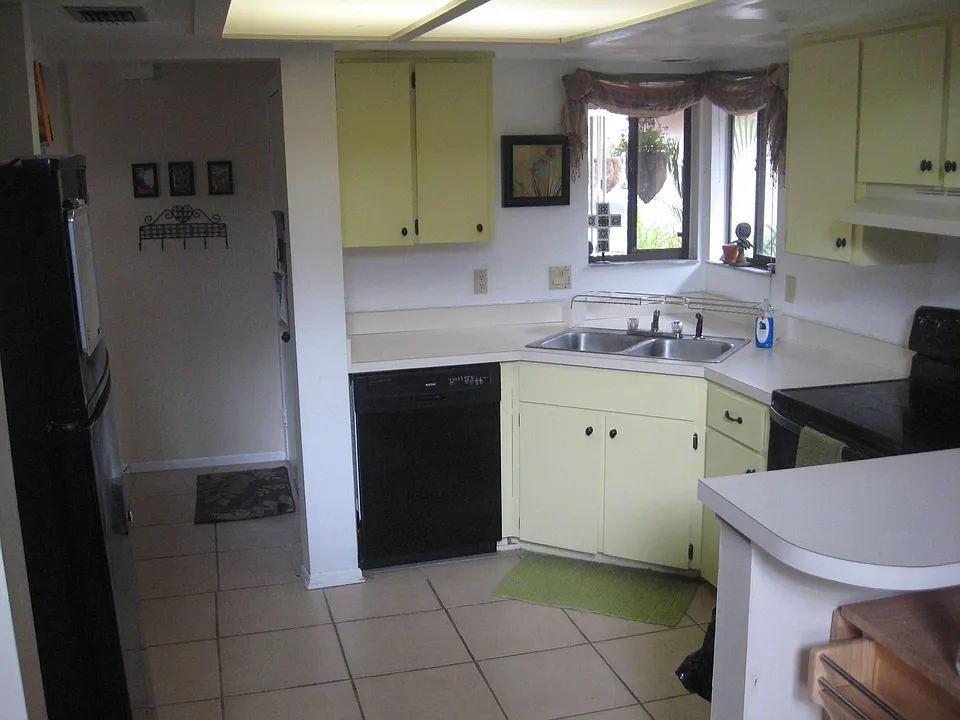 Kitchen is newly painted