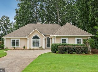295 Falcon Creek Dr, Suwanee, GA 30024