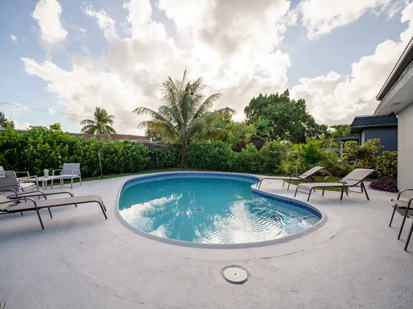 7810 NW 70th Ter, Tamarac, FL 33321