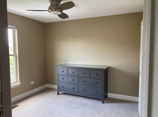 1180 Danforth Ct, Vernon Hills, IL