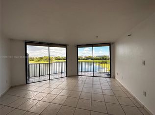 9688 Fontainebleau Blvd #408-IV, Miami, FL 33172