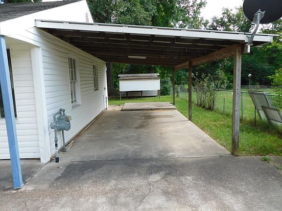 4th image of 311 S Park Dr