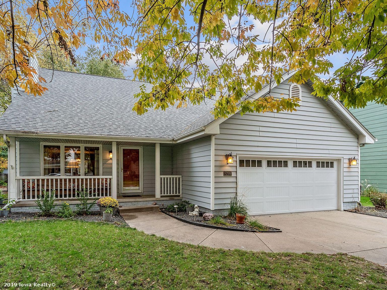 8209 Goodman Dr, Urbandale, IA 50322 Zillow