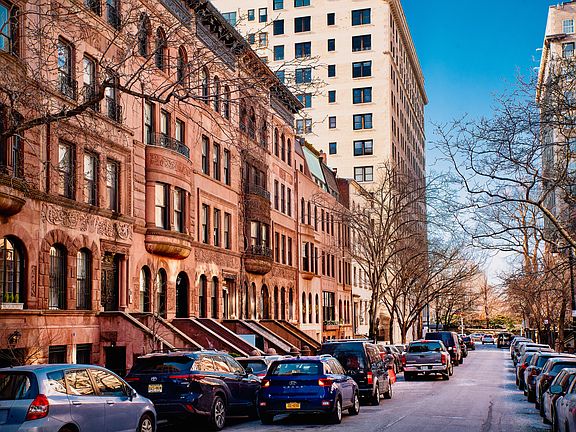 3rd image of 22 E 93rd St #22
