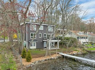 20 1st St, Windham, NH 03087