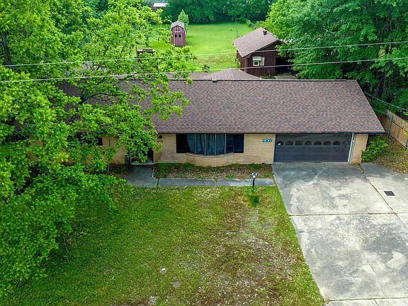 2nd image of 2305 Buccaneer Dr