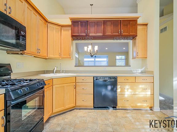 4th image of 2500 Forest Bluff Dr SE #1