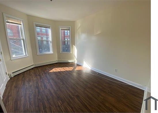 2nd image of 40 Morningside Ave APT 2L