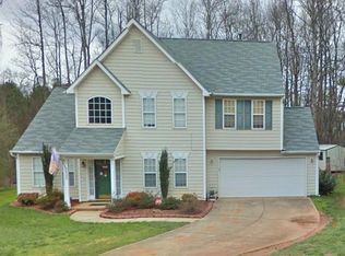 6000 Forest Pond Dr, Charlotte, NC 28262