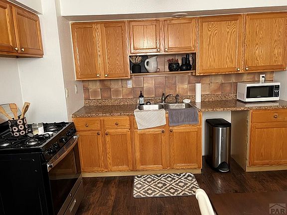 4th image of 208 E Park Ave