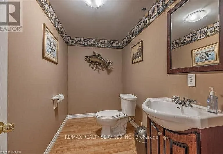 172 Macdougall Dr — Photo 32