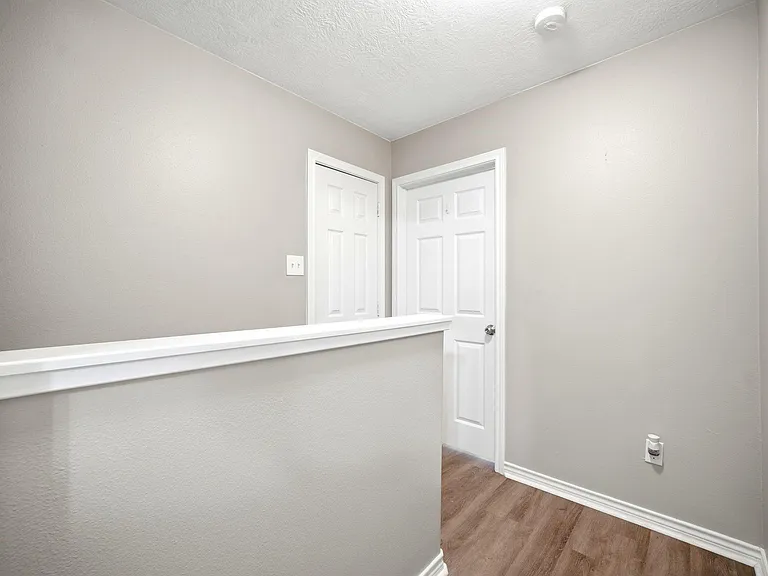 1612 Culture Ln — Photo 32