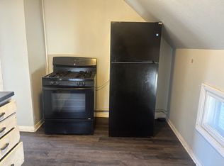 527 9th St SW, Cedar Rapids, IA 52404