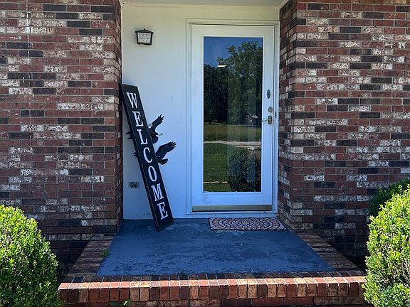 3rd image of 1706 Danenhower Rd