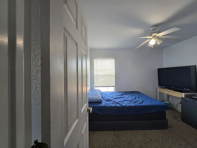 2128 Regency Dr — Photo 5