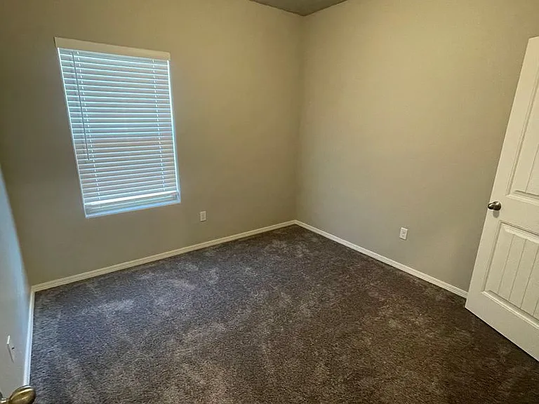 7101 Meridian St — Photo 22