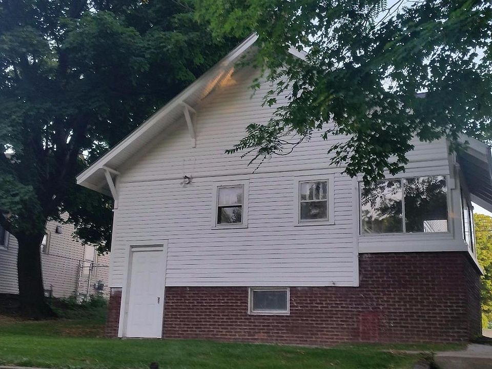2nd image of 313 E Vienna St