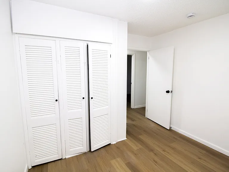 6912 N Harrison St — Photo 10