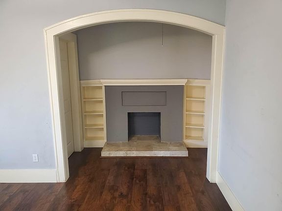 2nd image of 224 W Clarendon Dr