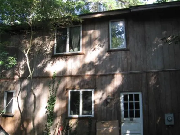 48 Howard St, Tisbury, MA 02568