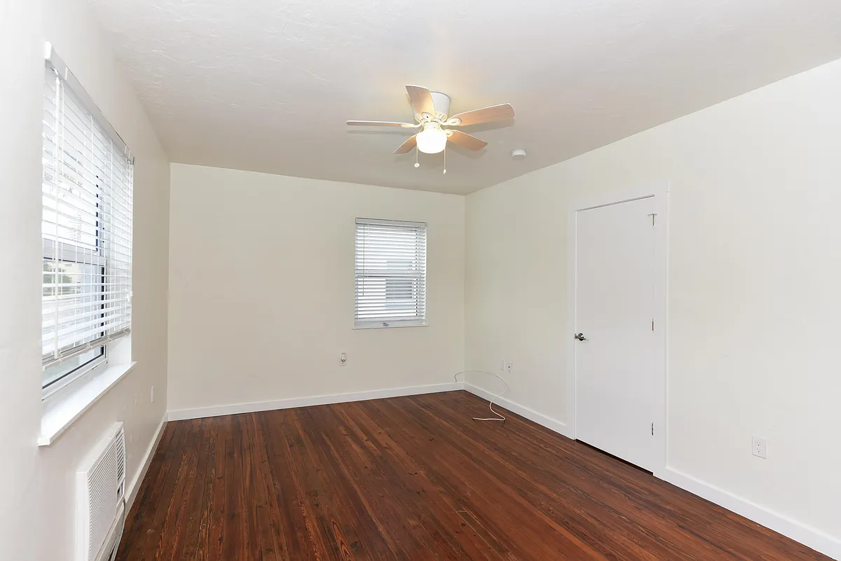 Building Photo - 717 2nd Ave S #5