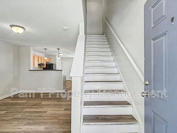 4th image of 1312 Dieter St