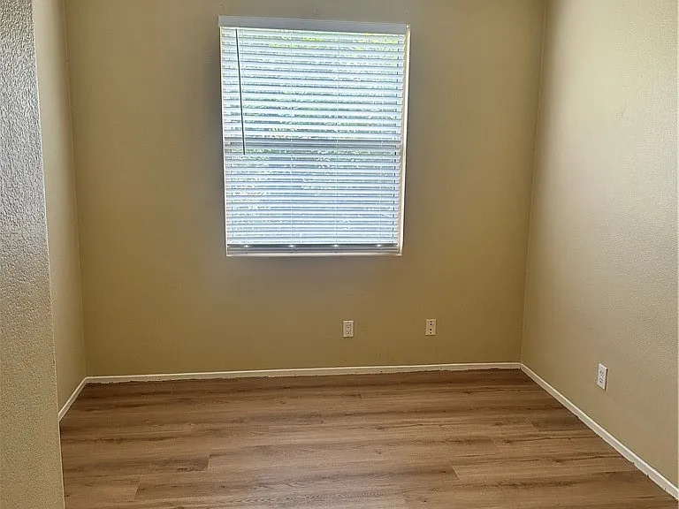1039 S Positano Ave — Photo 12