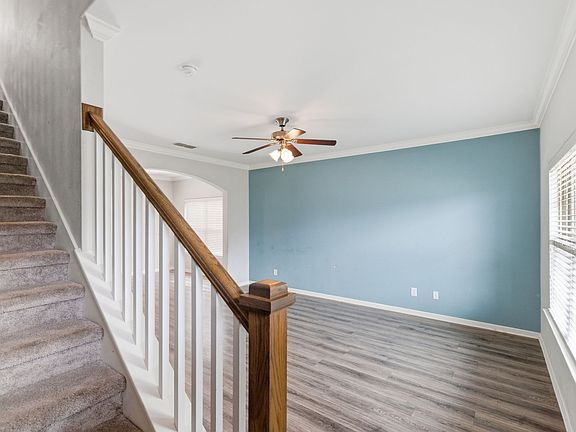 4th image of 1129 Cotillion Dr