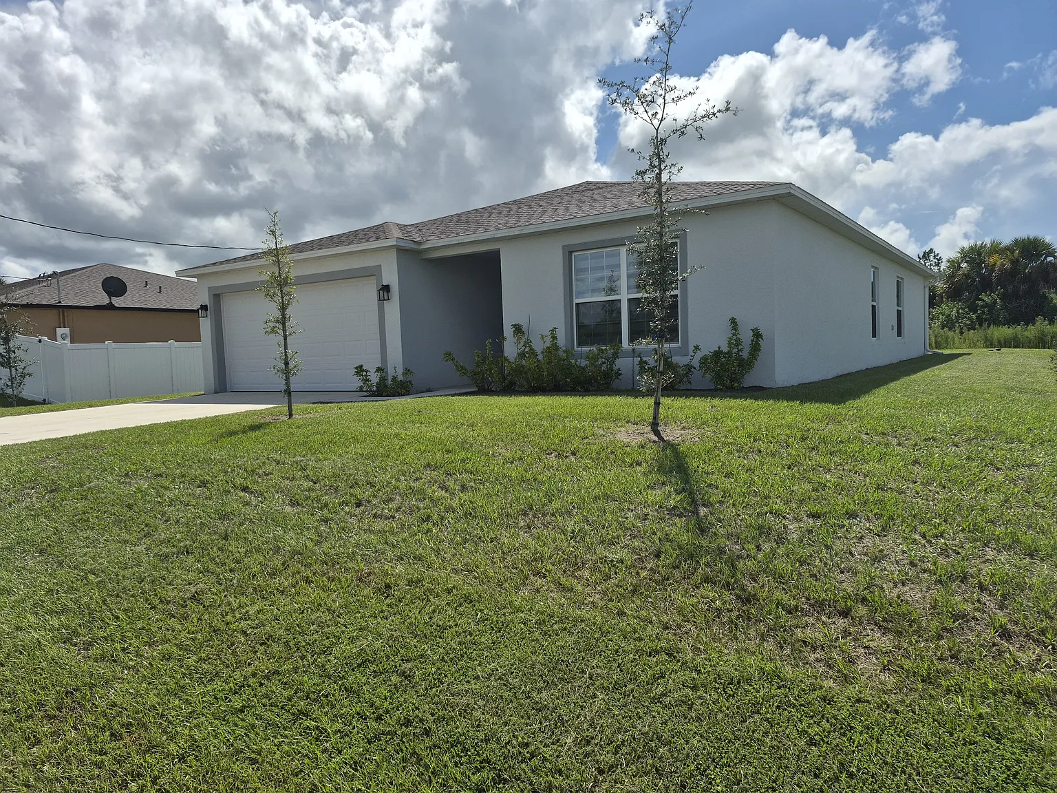 4 bed, 1876 sqft, $2,218 — Photo 3